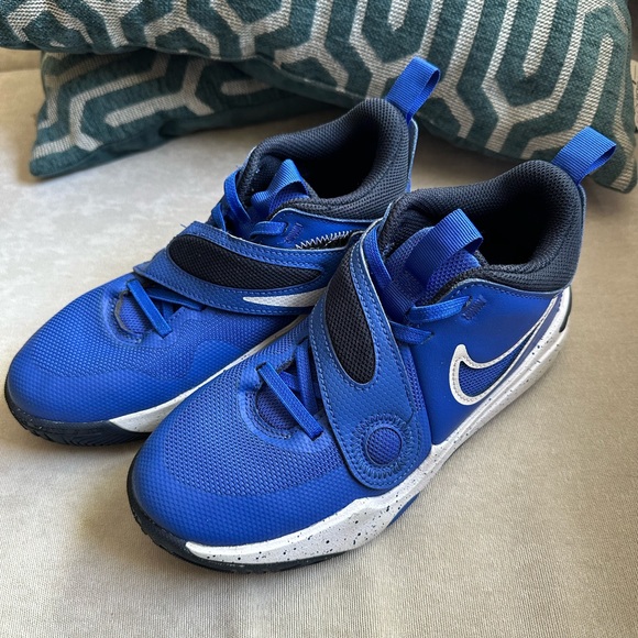 Boy’s size 4Y Nike Team Hustle D 11 - Picture 1 of 6